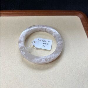 Shetai Jade Bangle